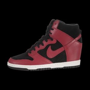 Women's Nike Dunk Sky High sneaker
